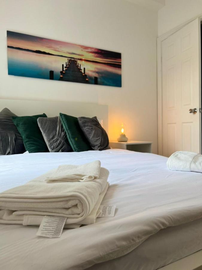 93 West Road Hotel Лондон Екстериор снимка