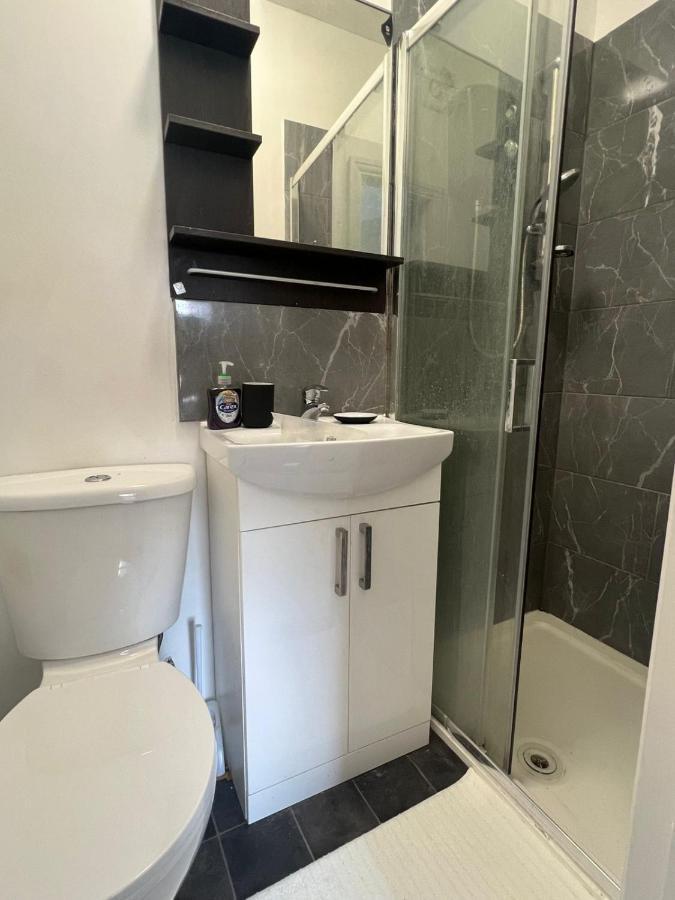 93 West Road Hotel Лондон Екстериор снимка