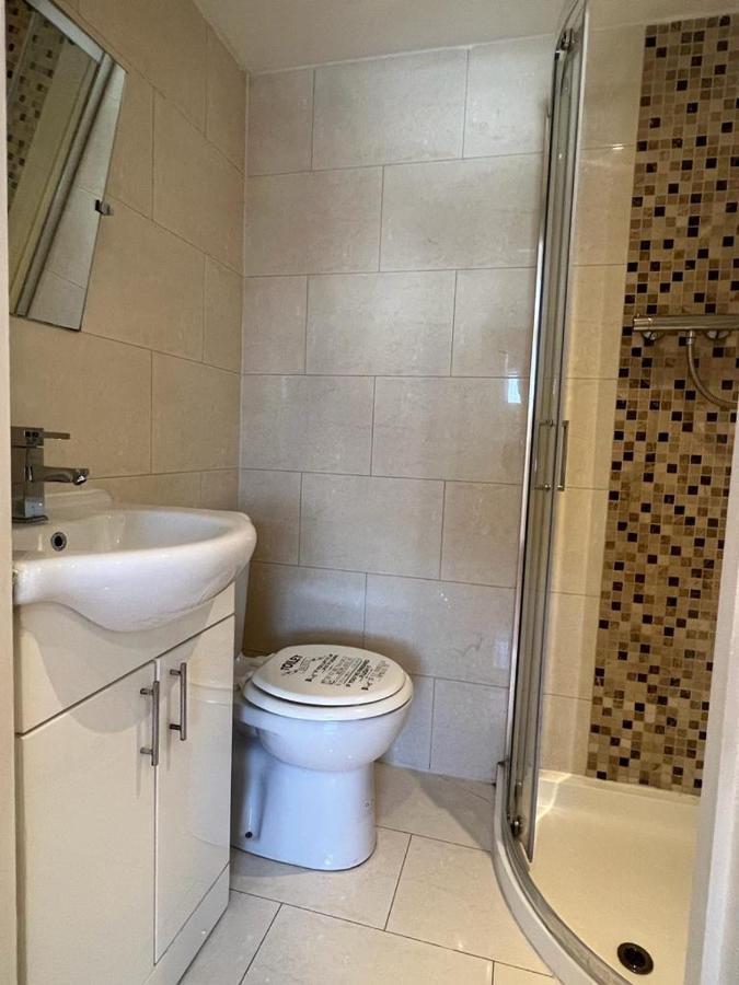 93 West Road Hotel Лондон Екстериор снимка