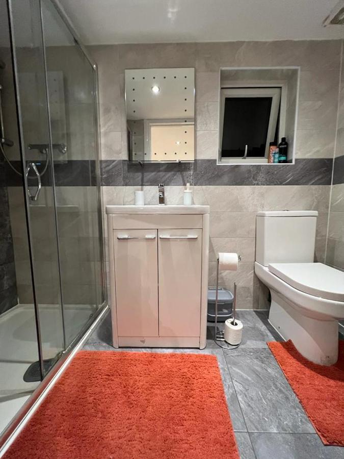 93 West Road Hotel Лондон Екстериор снимка