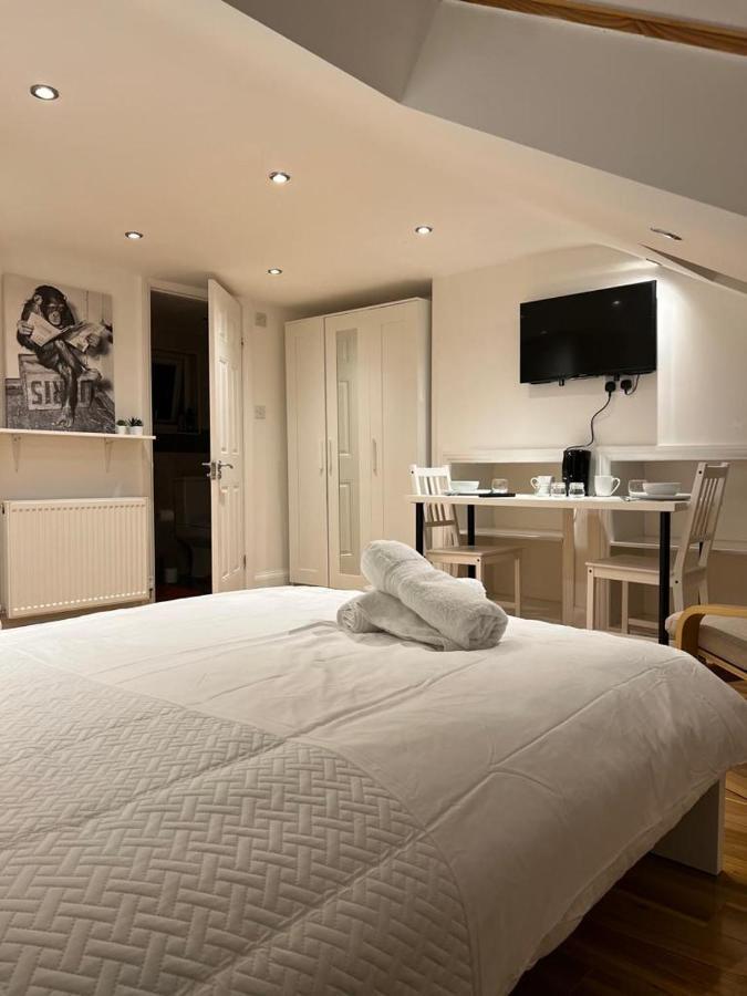 93 West Road Hotel Лондон Екстериор снимка