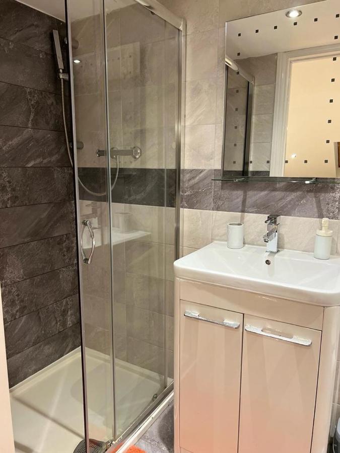 93 West Road Hotel Лондон Екстериор снимка