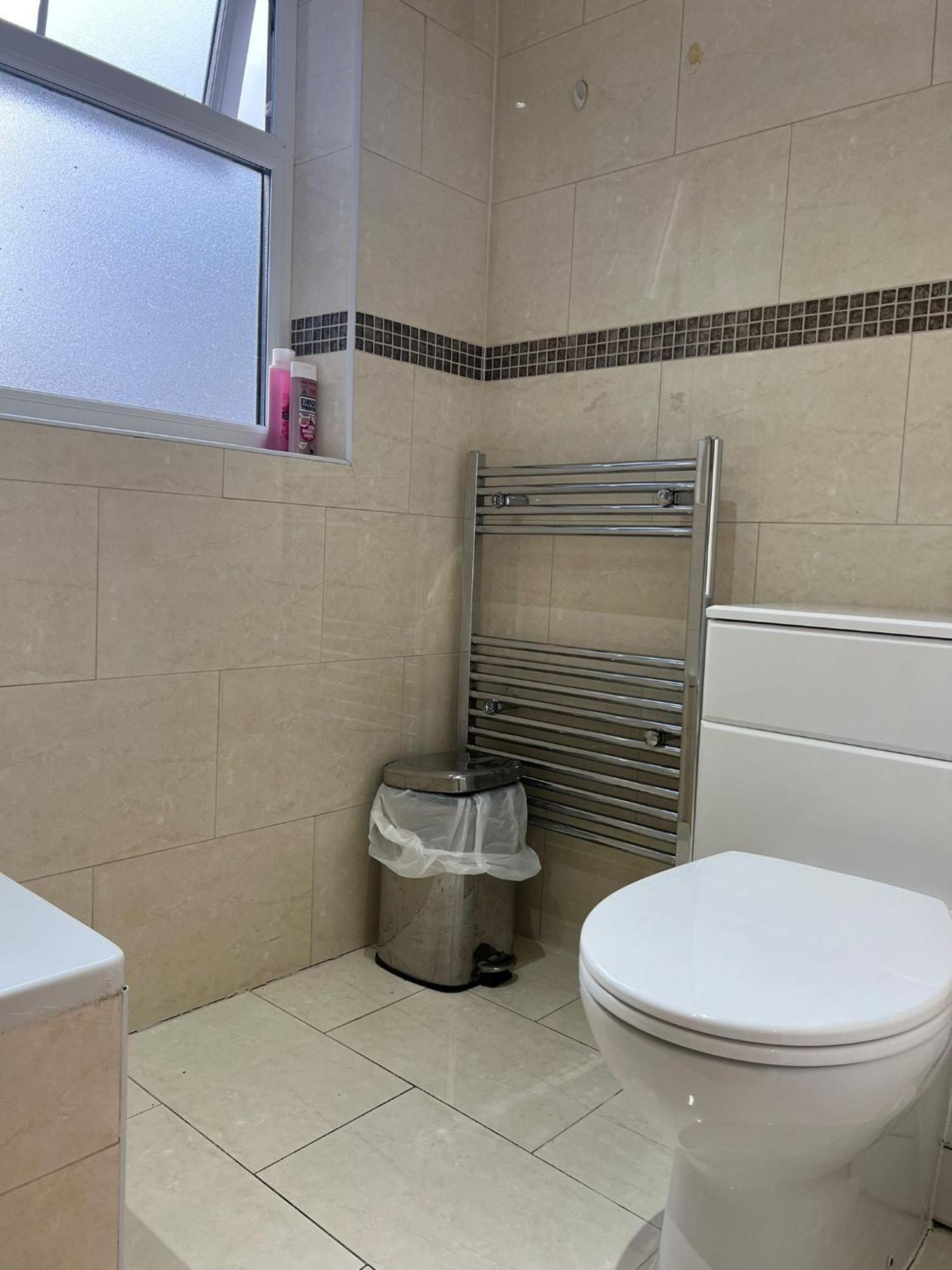 93 West Road Hotel Лондон Екстериор снимка