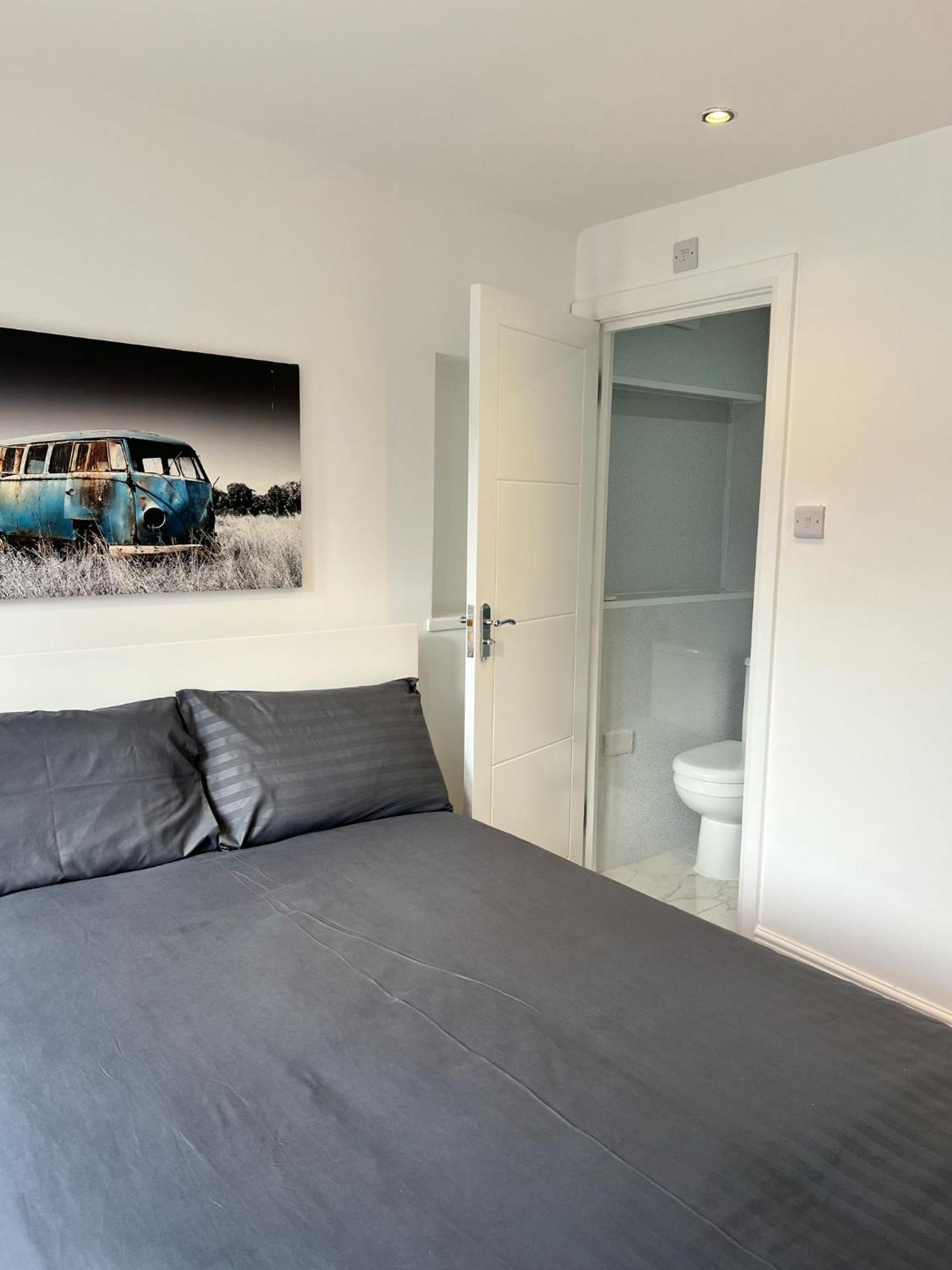 93 West Road Hotel Лондон Екстериор снимка
